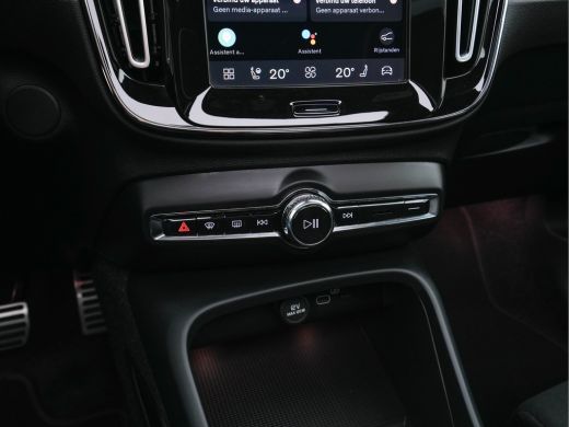 Volvo  XC40 Recharge P8 AWD R-Design [ 3-Fase ] (INCL.BTW) Aut. *PANO | LEATHER-ALCANTARA | ADAPTIVE-CRUISE |... ActivLease financial lease