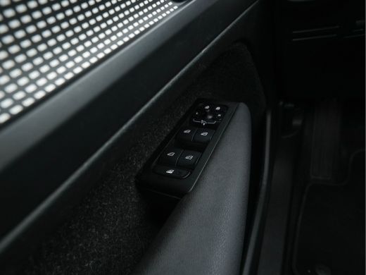 Volvo  XC40 Recharge P8 AWD R-Design [ 3-Fase ] (INCL.BTW) Aut. *PANO | LEATHER-ALCANTARA | ADAPTIVE-CRUISE |... ActivLease financial lease