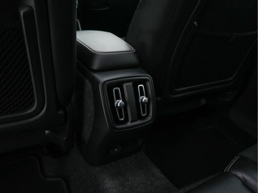 Volvo  XC40 Recharge P8 AWD R-Design [ 3-Fase ] (INCL.BTW) Aut. *PANO | LEATHER-ALCANTARA | ADAPTIVE-CRUISE |... ActivLease financial lease