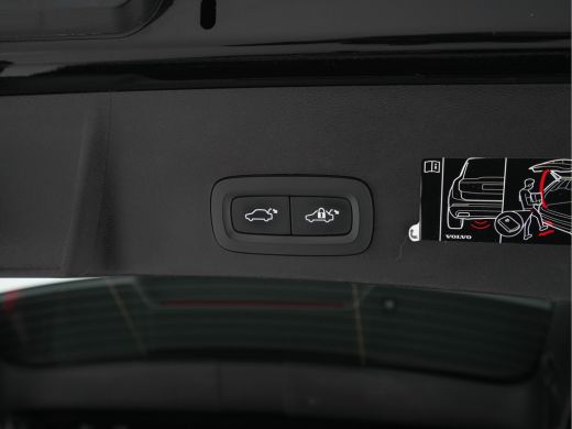 Volvo  XC40 Recharge P8 AWD R-Design [ 3-Fase ] (INCL.BTW) Aut. *PANO | LEATHER-ALCANTARA | ADAPTIVE-CRUISE |... ActivLease financial lease