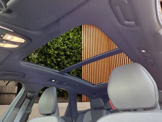 Volvo  XC60 2.0 T8 455pk Plug-in hybrid AWD Plus Black Edition | Trekhaak | Panoramadak | Harman/Kardon | Mem... ActivLease financial lease