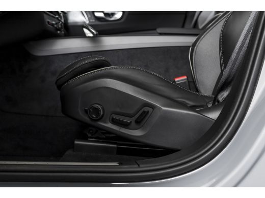 Volvo  XC60 2.0 T8 Plug-in hybrid AWD Plus Black Edition | S/K Panodak | Harman/Kardon | Dig.Cockpit | Adapt... ActivLease financial lease