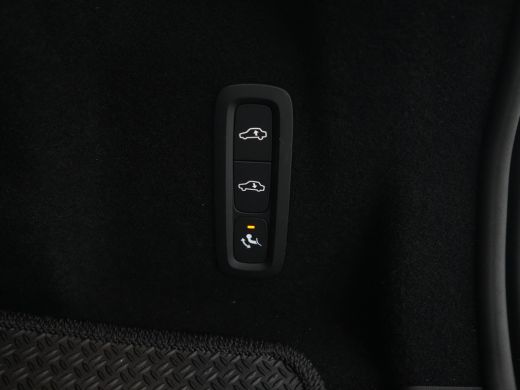 Volvo  XC60 T6 AWD Ultimate Bright | Luchtvering | Harman/Kardon | 360&deg; Camera | Panoramadak | Adaptive cruis... ActivLease financial lease