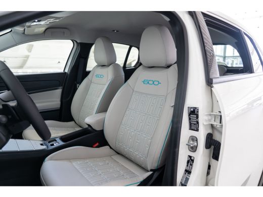 Fiat 600 1.2 Hybrid La Prima | 8 Jaar Garantie | Camera | Navigatie | Stoelverwarming | Elektrische Achter... ActivLease financial lease