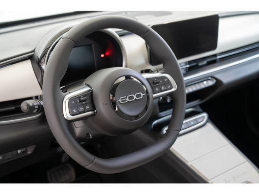 Fiat 600 1.2 Hybrid La Prima | 8 Jaar Garantie | Camera | Navigatie | Stoelverwarming | Elektrische Achter... ActivLease financial lease