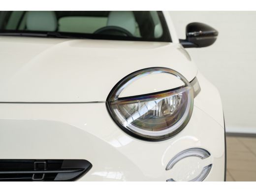 Fiat 600 1.2 Hybrid La Prima | 8 Jaar Garantie | Camera | Navigatie | Stoelverwarming | Elektrische Achter... ActivLease financial lease