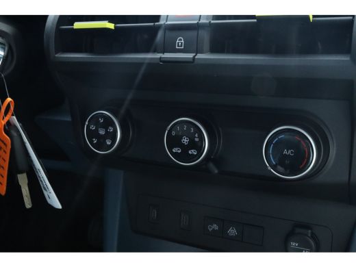 Fiat Grande Panda Icon | 10,25" touchscreen radio met Bluetooth, DAB & USB | Airconditioning handmatig | Cruise Con... ActivLease financial lease