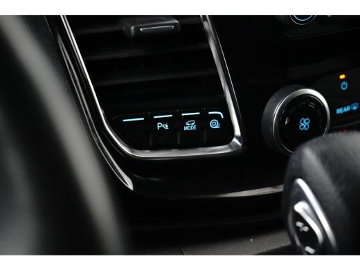 Ford Transit Custom 300 2.0 TDCI L2H1 Limited DC Automaat | Adaptive Cruise | BLIS | Camera | Winterpakket ActivLease financial lease