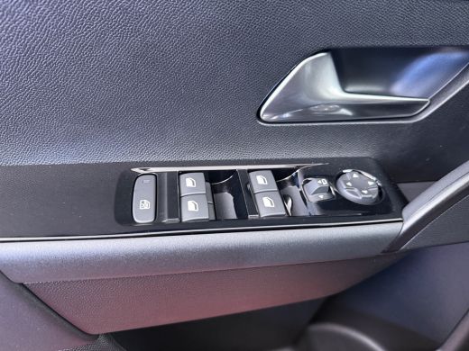 Lancia Ypsilon HF Automaat ActivLease financial lease