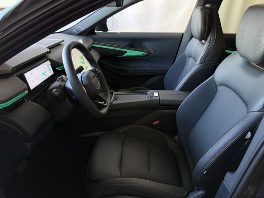 Lynk & Co 08 Lynk & Co 08 MORE PHEV PANO MATRIX LED HARMAN KARDON 360&deg;CAM | PHEV ActivLease financial lease