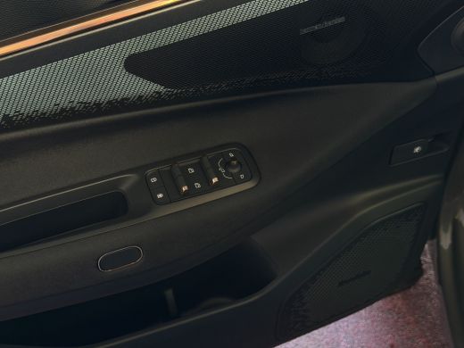 Lynk & Co 08 Lynk & Co 08 MORE PHEV PANO MATRIX LED HARMAN KARDON 360&deg;CAM | PHEV ActivLease financial lease