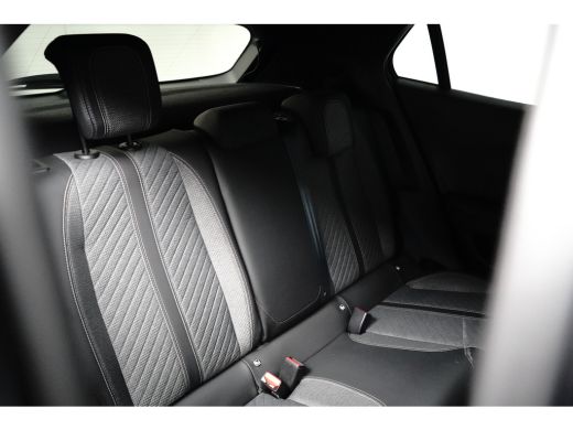 Peugeot 2008 1.2 PureTech 100 Allure | Airco (automatisch) | Apple Carplay/Android Auto|telefoonintegratie pre... ActivLease financial lease