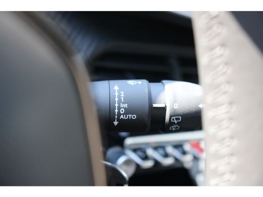 Peugeot 208 Allure | Elektrische parkeerrem | Extra getinte achterste zijruiten en achterruit | Extra getinte... ActivLease financial lease