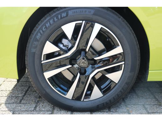 Peugeot 208 Allure | Elektrische parkeerrem | Extra getinte achterste zijruiten en achterruit | Extra getinte... ActivLease financial lease