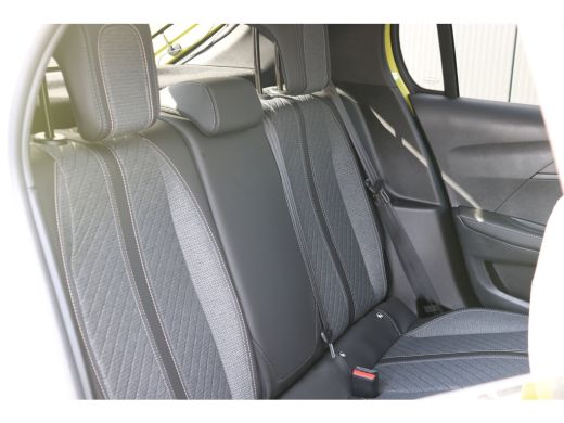 Peugeot 208 Allure | Elektrische parkeerrem | Extra getinte achterste zijruiten en achterruit | Extra getinte... ActivLease financial lease