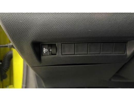 Peugeot 208 Business | Elektrische parkeerrem | Extra getinte achterste zijruiten en achterruit | Extra getin... ActivLease financial lease