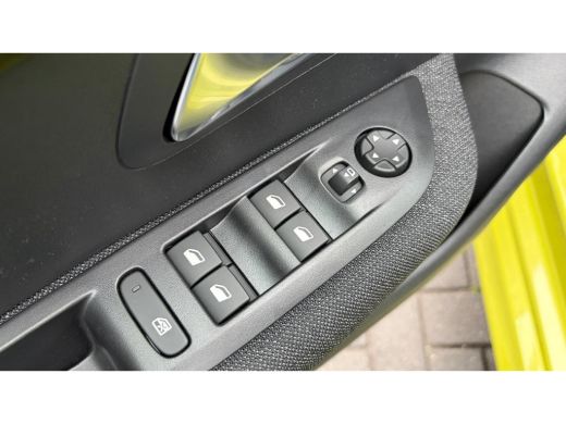 Peugeot 208 Business | Elektrische parkeerrem | Extra getinte achterste zijruiten en achterruit | Extra getin... ActivLease financial lease