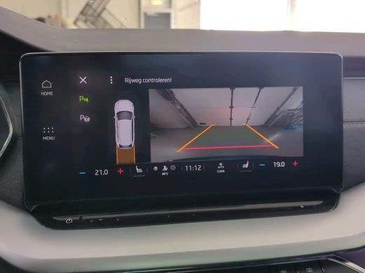 Skoda Octavia Combi 1.5 e-TSI Business Edition Plus NL-AUTO | PANODAK | STOELVERWARMING | ELEKTR. KLEP ActivLease financial lease