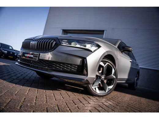 Skoda Superb Combi Sportline Business | Achteruitrijcamera | Climatronic, elektronische airconditioning met 3 ... ActivLease financial lease