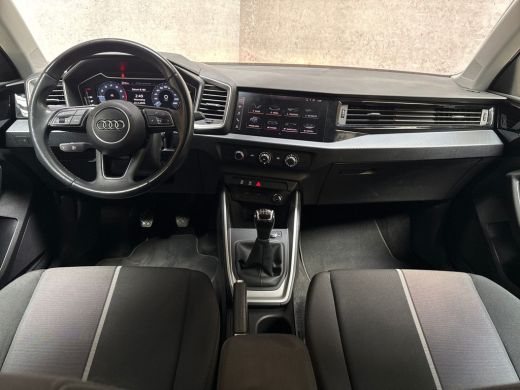 Audi A1 Sportback Sportback 25 TFSI Sport (APPLE CARPLAY, GROOT NAVI, LANE ASSIST, SPORTSTOELEN, CRUISE, GETINT GLA... ActivLease financial lease