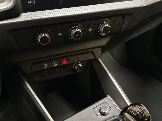 Audi A1 Sportback Sportback 25 TFSI Sport (APPLE CARPLAY, GROOT NAVI, LANE ASSIST, SPORTSTOELEN, CRUISE, GETINT GLA... ActivLease financial lease