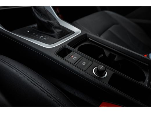 Audi Q3 45 TFSI e Advanced Edition 245 PK | Voorstoelen Verwarmd | Achteruitrijcamera | Ambiance Verlicht... ActivLease financial lease