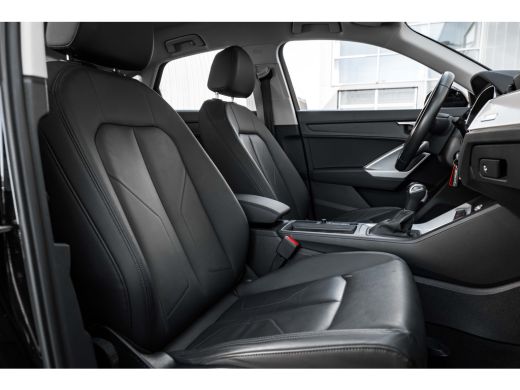 Audi Q3 45 TFSI e Advanced Edition 245 PK | Voorstoelen Verwarmd | Achteruitrijcamera | Ambiance Verlicht... ActivLease financial lease