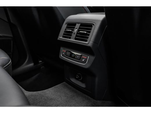 Audi Q5 50 TFSI e S edition Competition 299PK | Trekhaak | Luchtvering | Panorama Dak | Luxe Lederebekled... ActivLease financial lease