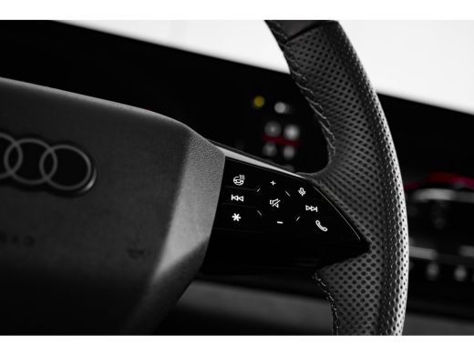 Audi Q6 e-tron S edition performance 100 kWh Panorama dak | Trekhaak | Elek. Stoel + geheugen | 360 camera | Led... ActivLease financial lease