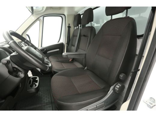 Citroën Jumper 2.2 BlueHDi 140PK 3.5t | Bakwagen | Laadklep | Airco | Camera | Cruise | Carplay | 3 Zits | Laadbak ActivLease financial lease