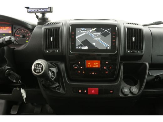 Citroën Jumper 2.2 BlueHDi 140PK 3.5t | Bakwagen | Laadklep | Airco | Camera | Cruise | Carplay | 3 Zits | Laadbak ActivLease financial lease