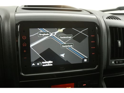 Citroën Jumper 2.2 BlueHDi 140PK 3.5t | Bakwagen | Laadklep | Airco | Camera | Cruise | Carplay | 3 Zits | Laadbak ActivLease financial lease