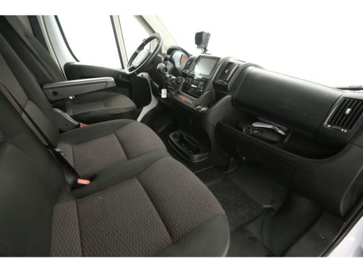 Citroën Jumper 2.2 BlueHDi 140PK 3.5t | Bakwagen | Laadklep | Airco | Camera | Cruise | Carplay | 3 Zits | Laadbak ActivLease financial lease