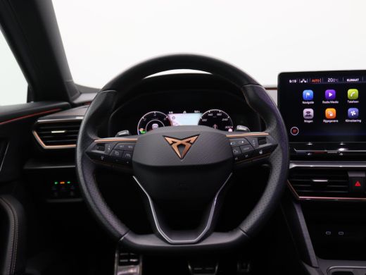 CUPRA Formentor 1.4 e-Hybrid VZ Performance 245PK DSG Panoramadak, Trekhaak, Memorystoel, Keyless, 19" LM Velgen,... ActivLease financial lease