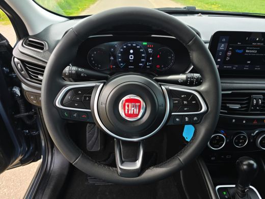 Fiat Tipo Stationwagon 1.5 Hybrid City - 150 Pk - PHEV - Navi - ParkeerCamera ActivLease financial lease