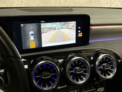 Mercedes-Benz A-Klasse 180 AMG Sport Automaat (SCHUIFDAK, SFEERVERLICHTING, GROOT NAVI, LEDER/ALCANTARA, CAMERA, SPORTST... ActivLease financial lease