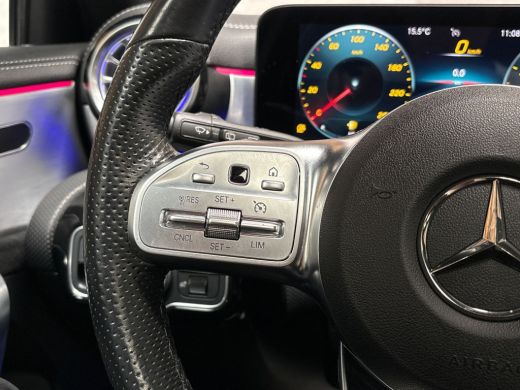 Mercedes-Benz A-Klasse 180 AMG Sport Automaat (SCHUIFDAK, SFEERVERLICHTING, GROOT NAVI, LEDER/ALCANTARA, CAMERA, SPORTST... ActivLease financial lease