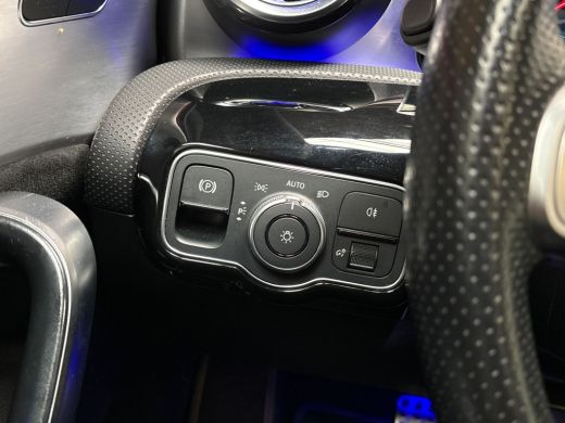 Mercedes-Benz A-Klasse 180 AMG Sport Automaat (SCHUIFDAK, SFEERVERLICHTING, GROOT NAVI, LEDER/ALCANTARA, CAMERA, SPORTST... ActivLease financial lease