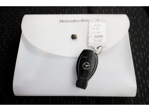 Mercedes-Benz Vito 114 CDI 136pk Compact 9G Automaat 2x Schuifdeur/LED/Camera/Inrichting 11-2022 ActivLease financial lease