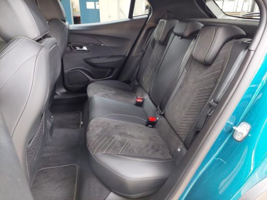 Peugeot 2008 1.2 Hybrid 145 GT | Automaat | Navigatie | Camera voor + achter | Massage | Stoelverwarming | Ada... ActivLease financial lease