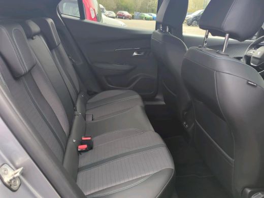 Peugeot 2008 1.2 PureTech Allure Pack | Automaat | Navigatie | Camera | Trekhaak | NL auto | 1e eigenaar | 48... ActivLease financial lease