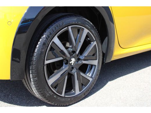 Peugeot 208 1.2 PureTech GT Pack | Navigatie | Camera | Panoramadak | Full LED | Alcantara | NL auto | Apple ... ActivLease financial lease