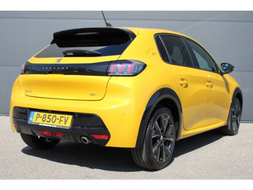 Peugeot 208 1.2 PureTech GT Pack | Navigatie | Camera | Panoramadak | Full LED | Alcantara | NL auto | Apple ... ActivLease financial lease