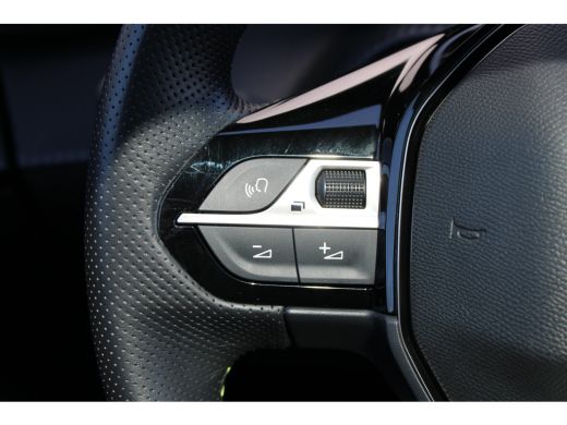 Peugeot 208 1.2 PureTech GT Pack | Navigatie | Camera | Panoramadak | Full LED | Alcantara | NL auto | Apple ... ActivLease financial lease