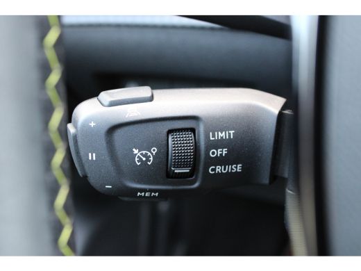 Peugeot 208 1.2 PureTech GT Pack | Navigatie | Camera | Panoramadak | Full LED | Alcantara | NL auto | Apple ... ActivLease financial lease