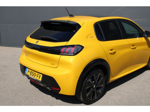 Peugeot 208 1.2 PureTech GT Pack | Navigatie | Camera | Panoramadak | Full LED | Alcantara | NL auto | Apple ... ActivLease financial lease