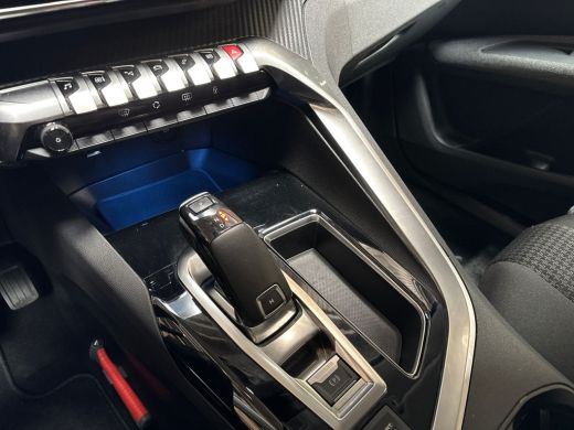 Peugeot 3008 1.2 PureTech Sport Automaat (APPLE CARPLAY, GROOT NAVI, DIGITAAL DASHBOARD, SPORTSTOELEN, GETINT ... ActivLease financial lease