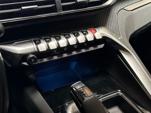 Peugeot 3008 1.2 PureTech Sport Automaat (APPLE CARPLAY, GROOT NAVI, DIGITAAL DASHBOARD, SPORTSTOELEN, GETINT ... ActivLease financial lease