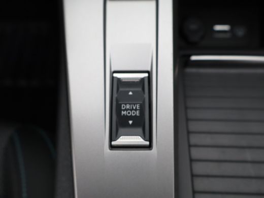 Peugeot 408 1.2 Hybrid 145 e-DCS6 Allure Cruise Control Adaptief | 19" Lichtmetalen Velgen | Navigatie | Came... ActivLease financial lease