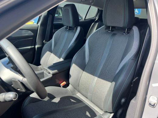 Peugeot 408 1.2 Hybrid 145 e-DCS6 Allure Cruise Control Adaptief | 19" Lichtmetalen Velgen | Navigatie | Came... ActivLease financial lease